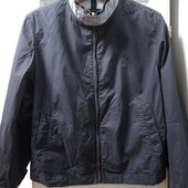 Легка котонова ветровка, без поклади. Розмір L, в дуже гарному стані.