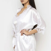 Нежный халат с кружевом