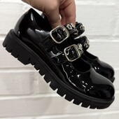 Крутезні лакові лофери від reserved. 31 розмір , 19,5 см