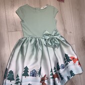 У відмінному стані святкова сукня на 7-8років.