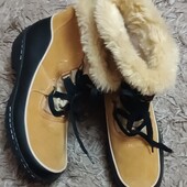 Шкіряні теплі короткі чоботи