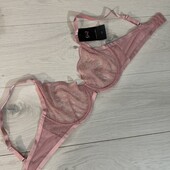 929. Бюстгальтер мереживний 75Е