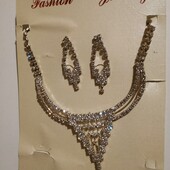 Набір з сережок та кольє