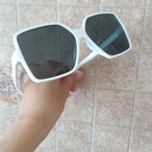 Сонцезахисні окуляри білі