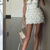 спідничка з трояндами
