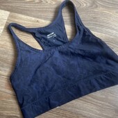 6. Спортивный топ