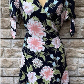 Стильна сукня у квітковий принт, М L