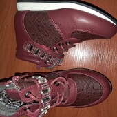 Осінні черевики, дівчинка, дефект