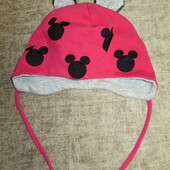 Натуральная шапочка для девочки в отличном состоянии