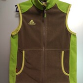 Жилет безрукавка флисовая в отличном состоянии.