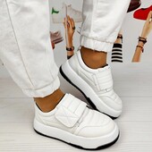 Стильні кросівки в наявності 36,38 розмір гарна якість