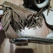 Босоніжки підійдуть на 39-й розмір