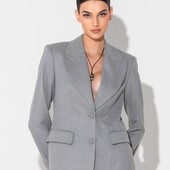 Діловий піджак на королівські форми