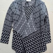 Гарний лот для дівчинки 9-11 років.