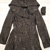 Красивый чёрный плащ