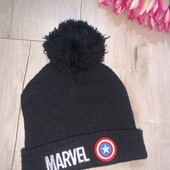 У відмінному стані подвійна шапка на 3-4роки.