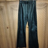 Шикарні штани, екошкіра, широкі до низу, без нюансів.