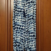 Легенькі штани, на манжетах внизу