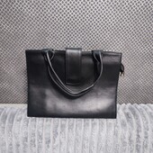 Женская кожаная сумка в деловом стиле