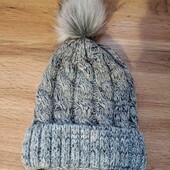 Зимові теплі шапки 