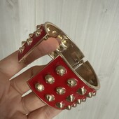 Браслет с шипами, эффектный