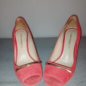 Червоні замшеві туфлі-човники carlo pazolini із золотистою металевою фурнітурою