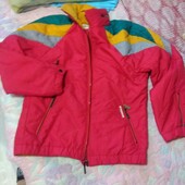 Куртка спортивна р євро 38 з капюшоном