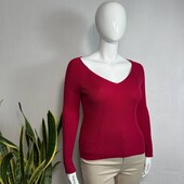 Джемпер у рубчик з гарним вирізом