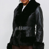 Стильна куртка В новому стані