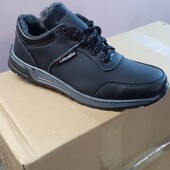 Нові кросівки зима 40 р