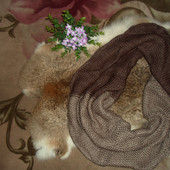 Комбинированный шарф-снуд - позволит сделать ваш образ ярким и модным.