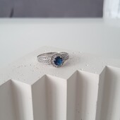 Ніжна каблучка з шпінелью 19 розмір