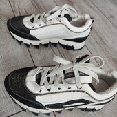 Зниження ціни! Нові, натуральна шкіра, р.36