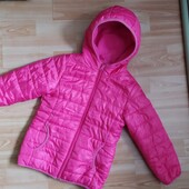 Яскрава курточка.