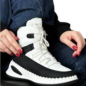 Великолепные зимние сапожки - кроссовки р.38, 39