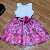 Гарна святкова сукня в чудовому стані