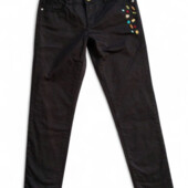 Новые, черные джинсы с красивым декором