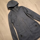 Красива фірмова демі курточка!