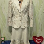 Дуже гарний костюм