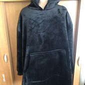 Довга чорного кольору. Меховушка довга, плюшева, худи