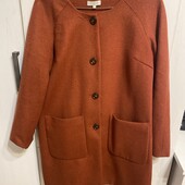 Гарне фірмове пальто