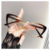 Стильные очки с диоптриями плюс +2.