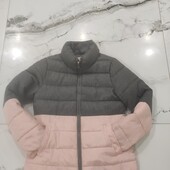 Гарненька куртка на дівчину