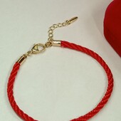 Красивый браслет-оберег жгутик из красной нити. Длина 17-21 см. Позолота 585 пробы 18К.