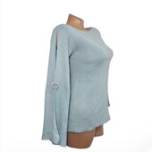 Светрик легкий розрізи на рукавах