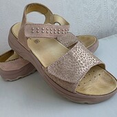 Босоножки кожаные 38 р. Primigi