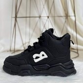 Зимові жіночі кросівки