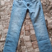 Джинсы новые 29 р