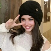 Тепленька м'якенька Шапка сіра або чорна на вибір