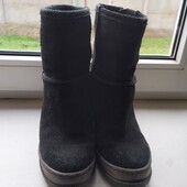 Красивые, удобные замшевые полусапожки. Разм. 38